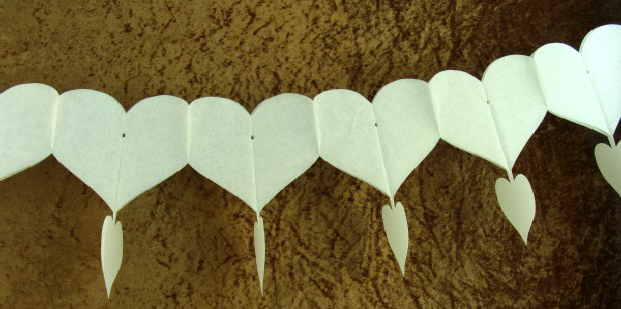 Hochzeit Herzgirlande weiß